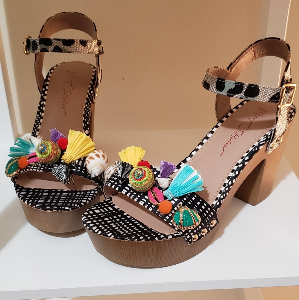 Betsey Johnson Wedge Sandals 8 Brand New!